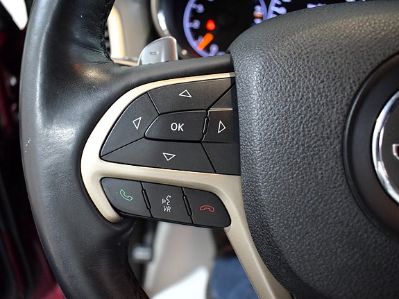 Jeep Grand Cherokee 13 of 30