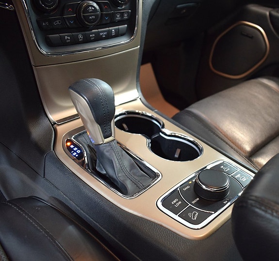 Jeep Grand Cherokee 17 of 30