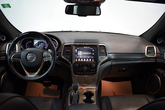 Jeep Grand Cherokee 15 of 30