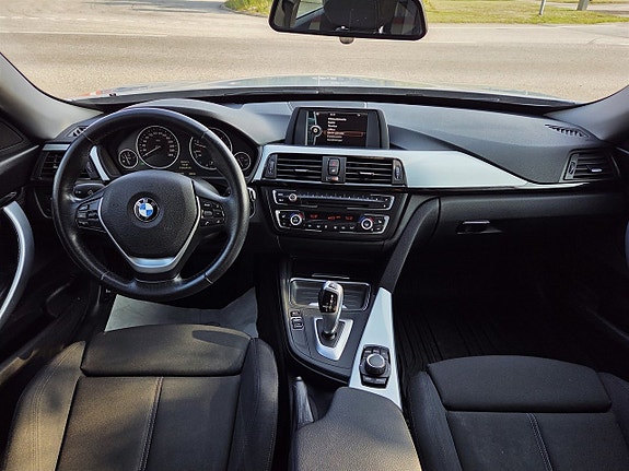 BMW 320 12 of 14