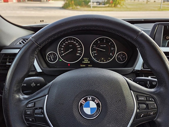BMW 320 11 of 14