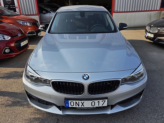 BMW 320 3 of 14