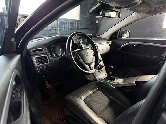 Volvo V70 5 of 14