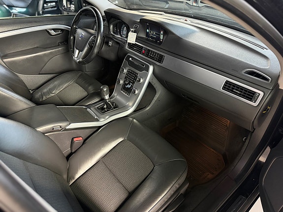 Volvo V70 9 of 14