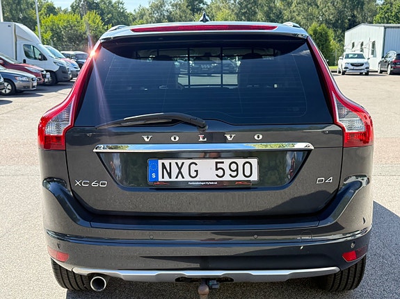 Volvo XC60 5 of 15