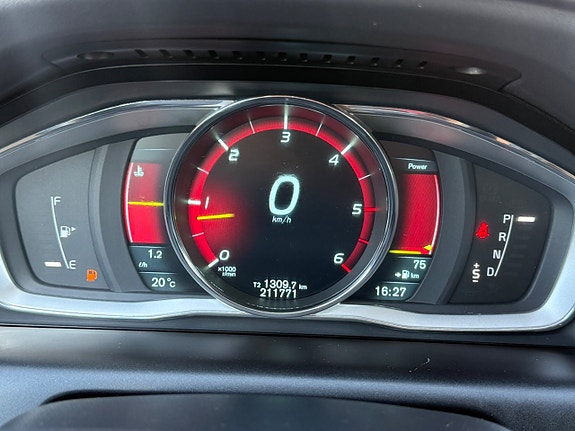 Volvo XC60 13 of 15