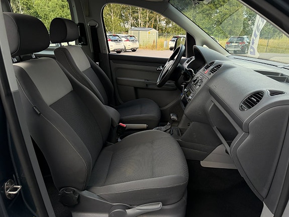 Volkswagen Caddy Maxi 10 of 19