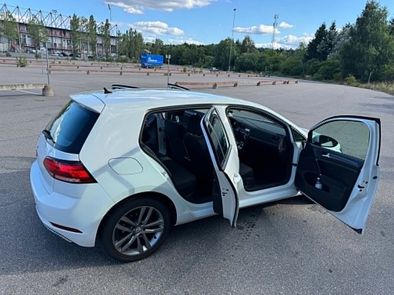 Volkswagen Golf VII 7 of 11