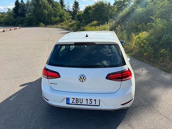 Volkswagen Golf VII 11 of 11