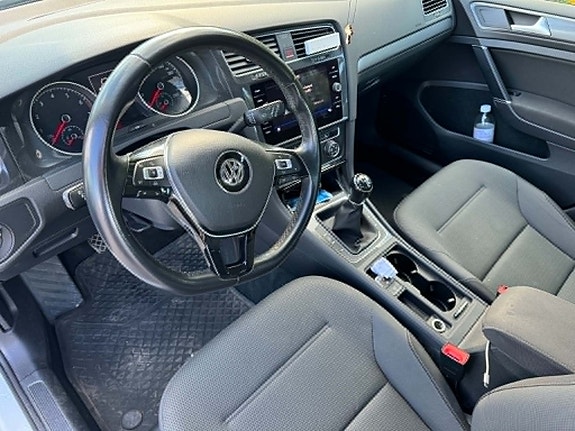 Volkswagen Golf VII 5 of 11