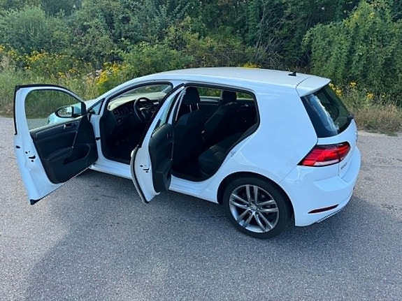 Volkswagen Golf VII 6 of 11