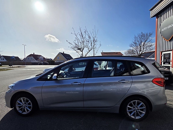 BMW 218 2 of 16