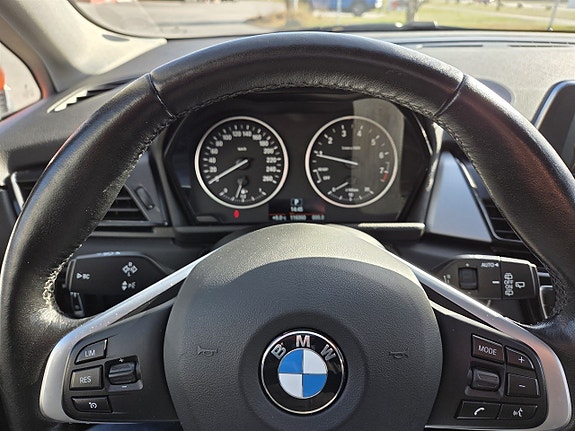 BMW 218 8 of 16