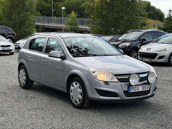 Opel Astra 2 of 16