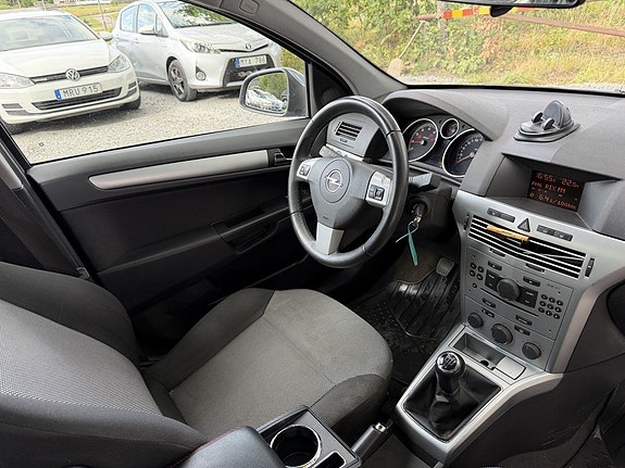Opel Astra 10 of 16