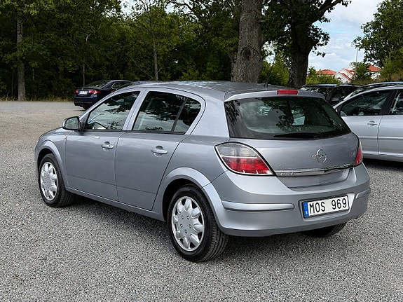 Opel Astra 3 of 16