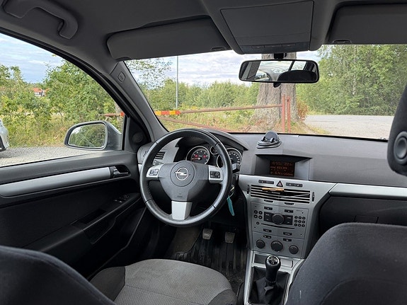 Opel Astra 9 of 16