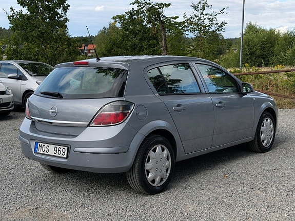 Opel Astra 4 of 16
