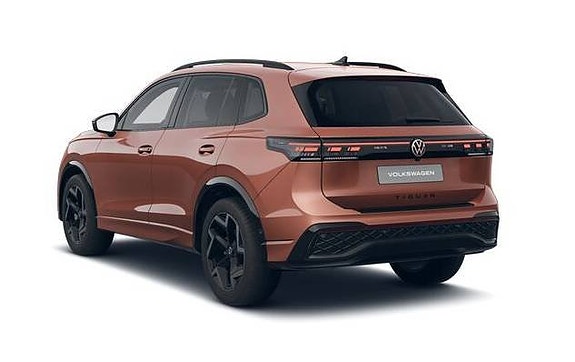 Volkswagen Tiguan 3 of 5