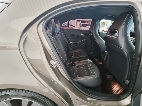 Mercedes-Benz A180 17 of 19