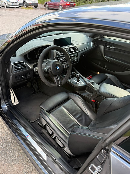 BMW M2 4 of 6