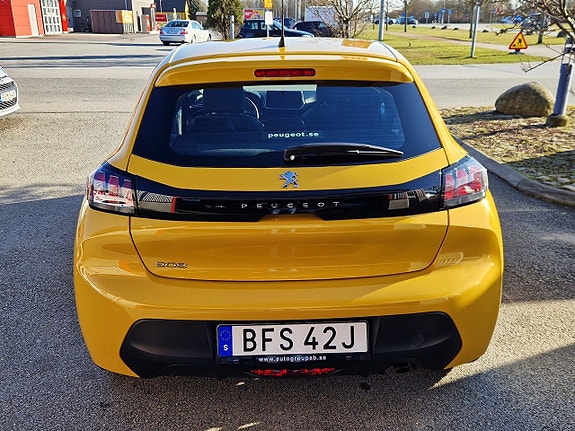 Peugeot 208 6 of 15