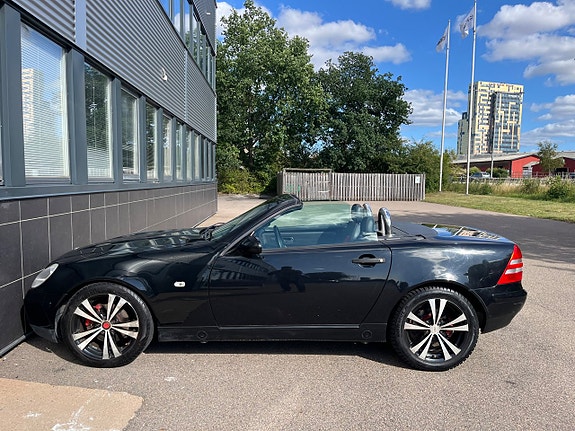 Mercedes-Benz SLK230 9 of 17