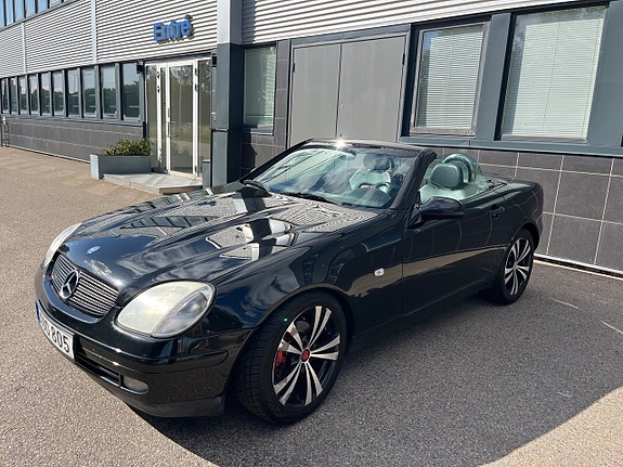 Mercedes-Benz SLK230 2 of 17