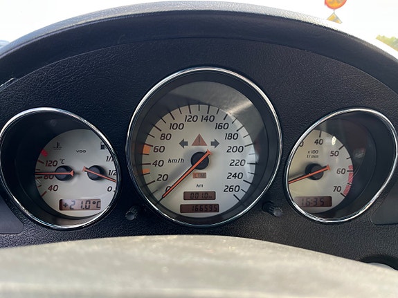 Mercedes-Benz SLK230 16 of 17