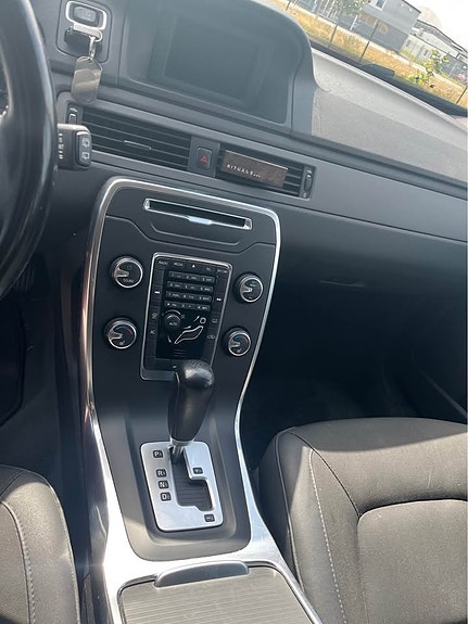 Volvo V70 6 of 10