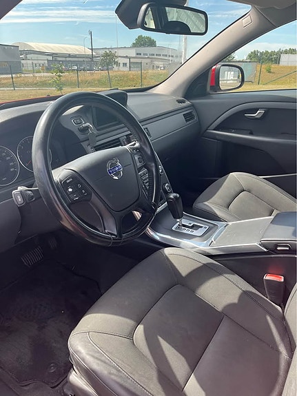Volvo V70 5 of 10