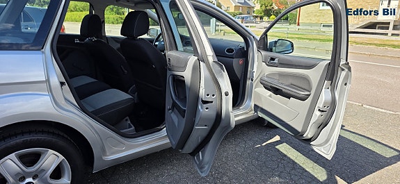 Ford Focus 10 of 15