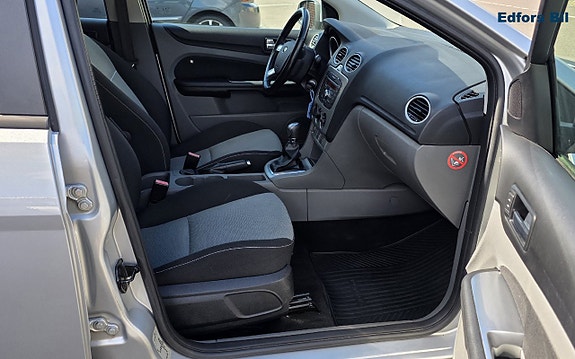 Ford Focus 9 of 15