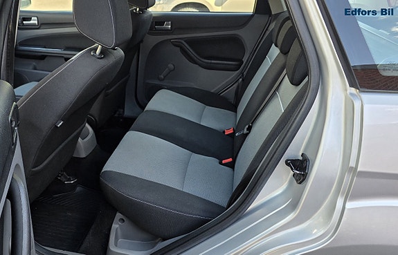 Ford Focus 12 of 15