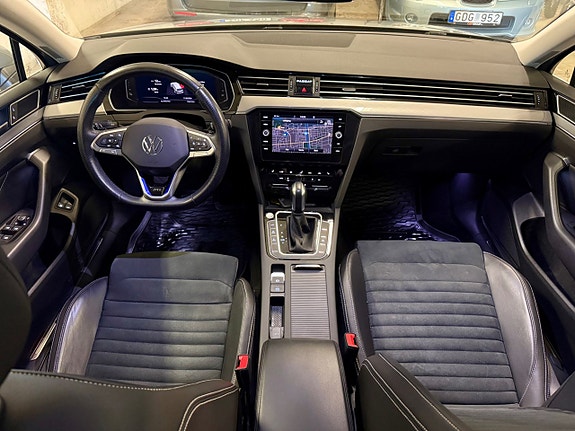 Volkswagen Passat 9 of 25