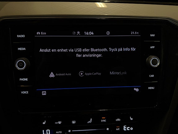 Volkswagen Passat 22 of 25