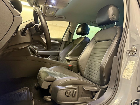Volkswagen Passat 14 of 25