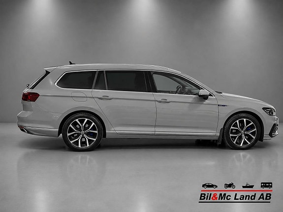 Volkswagen Passat 7 of 25