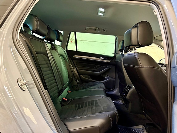 Volkswagen Passat 18 of 25