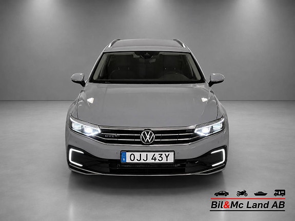 Volkswagen Passat 5 of 25