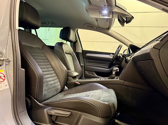 Volkswagen Passat 17 of 25