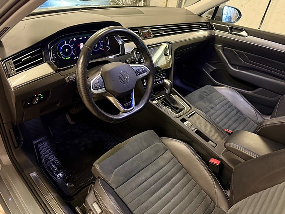 Volkswagen Passat 13 of 25