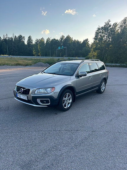 Volvo XC70 2 of 6