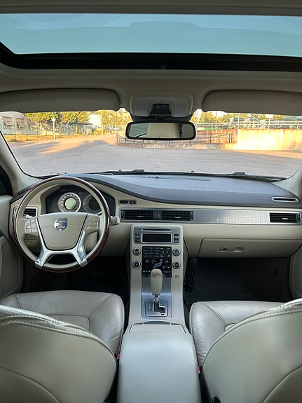 Volvo XC70 5 of 6