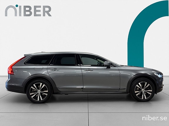 Volvo V90 Cross Country 8 of 26