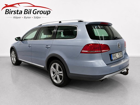 Volkswagen Passat Alltrack 5 of 26
