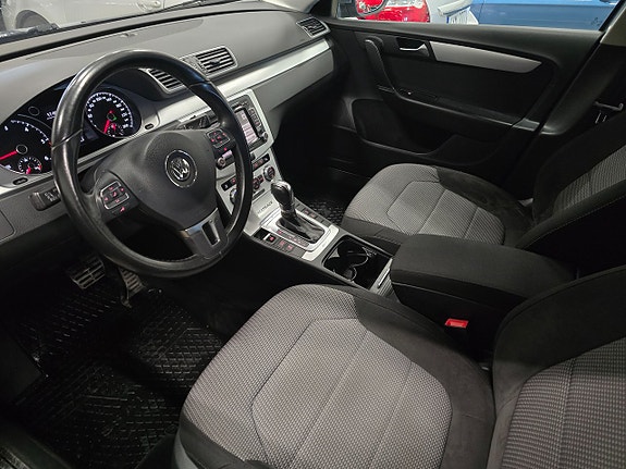 Volkswagen Passat Alltrack 11 of 26