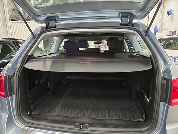 Volkswagen Passat Alltrack 9 of 26