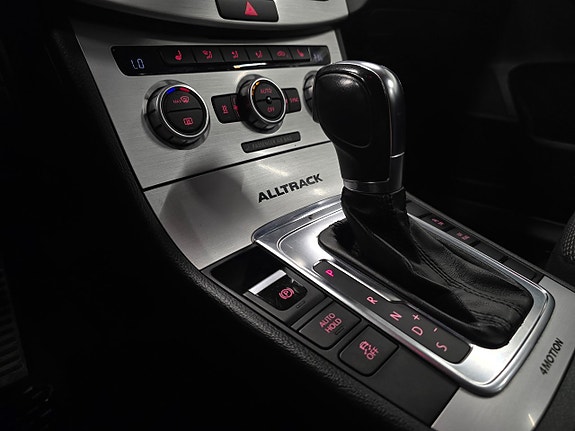 Volkswagen Passat Alltrack 22 of 26