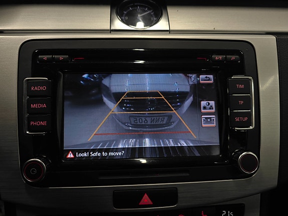 Volkswagen Passat Alltrack 23 of 26